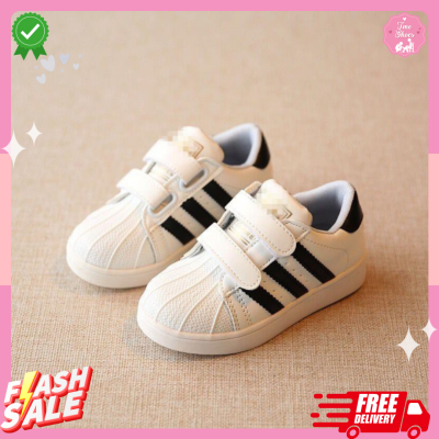 Giày thể thao adidas cho bé gái