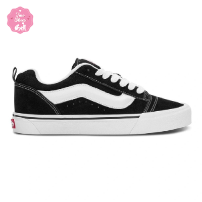 các loại Vans Old Skool mang kiểu giáng đơn giản nhưng lại giúp bạn thể hiện được phong cách và toát lên dáng thể thao.