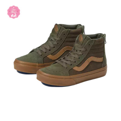 các loại giày Vans Old Skool trong loại cổ cao không thể thiếu Sk8-Hi Zip mang lại sự tiện dụng khi có thêm dây kéo ở phía sau gót giày